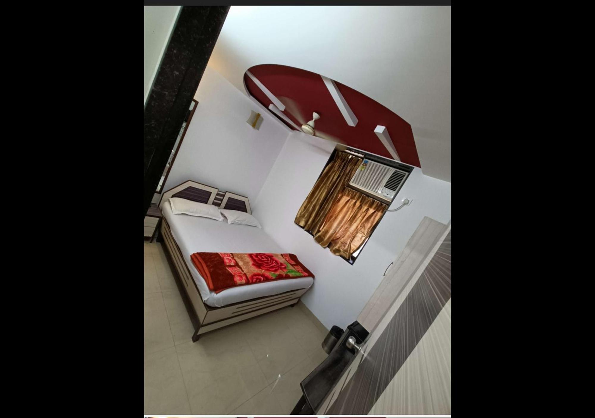 Hotel Broadway Colaba Mumbai  Buitenkant foto