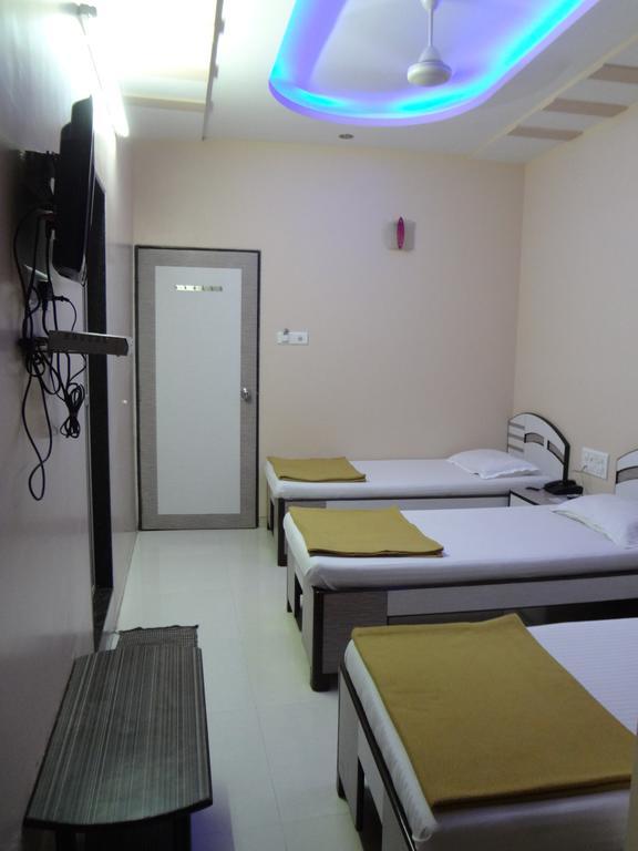 Hotel Broadway Colaba Mumbai  Kamer foto