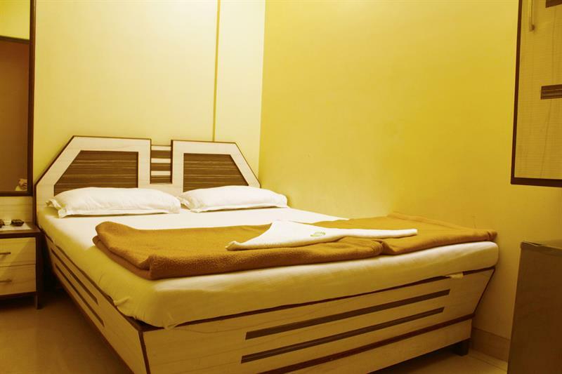 Hotel Broadway Colaba Mumbai  Buitenkant foto